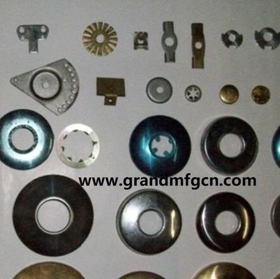 Aluminium-Punkteile aus Edelstahl 304 Punkteile aus Metall-Punkteilen aus Messing